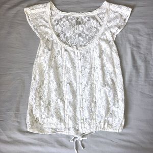 Beautiful white button up blouse!